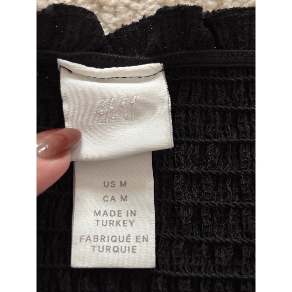 SOLD H&M Black Smocked Puff Sleeve Square Neck Top Women's Medium - Picture 3 of 5
